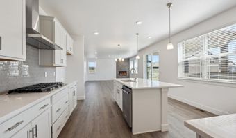 1930 Chaffee Crest Dr, Berthoud, CO 80513