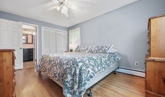 8 Brookview Ct, Bethel, CT 06801