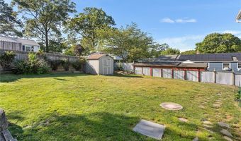 62 Pembroke Ln, Coventry, RI 02816