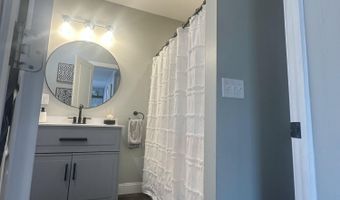 114 W Main St, Anna, OH 45302