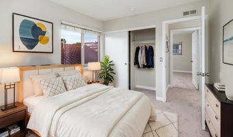 7033 Ivy St, Carlsbad, CA 92011