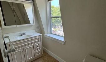 26 Ayrault St 3, Newport, RI 02840