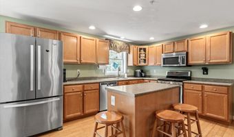 16 Breakneck Rd, Hudson, NH 03051
