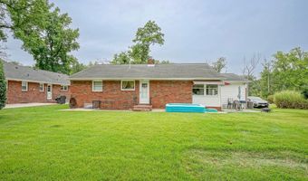 215 E LAKE Dr, Audubon, NJ 08106