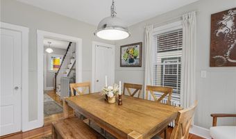 5 Conrad Ct, Newport, RI 02840
