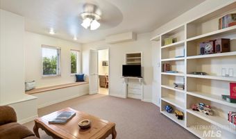 2064 S Stone Ridge Way, Boise, ID 83712