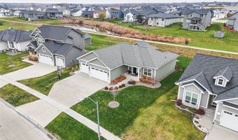 705 35th St SW, Altoona, IA 50009