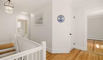 8 Champlin St, Newport, RI 02840