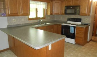 303 S 2nd Ln, Abbotsford, WI 54405