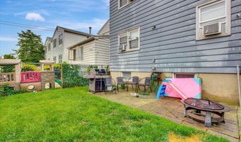 25 Linden St, Bayonne, NJ 07002
