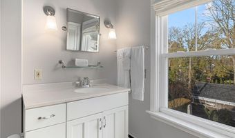 30 Bull St, Newport, RI 02840