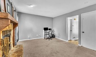 824 Brandy Oaks Ln, Stone Mountain, GA 30088