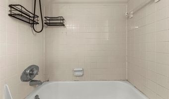 9993 Allen Pointe Dr, Allen Park, MI 48101