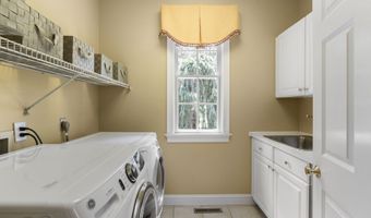 134 Kingswood Dr, Avon, CT 06001