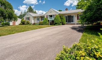 9 Apache Ln, Cumberland, RI 02864