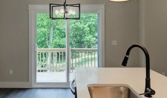 4 McHugh Ln, Bella Vista, AR 72715