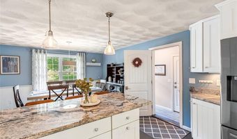 123 Terrace Ave, Cumberland, RI 02864