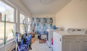 1528 W Idaho Ave, Chickasha, OK 73018