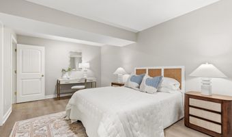 8008 GLENBROOK Rd, Bethesda, MD 20814