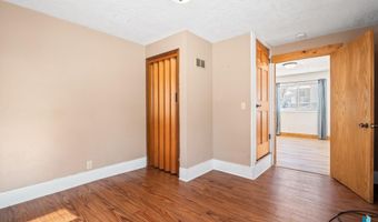 207 W 3rd St, Alcester, SD 57004