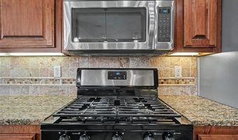 808 Sheryl Ln, Altus, OK 73521