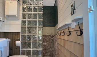 204 CORAL St, Beach Haven, NJ 08008