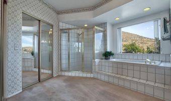 18032 Ohna Rd, Apple Valley, CA 92307