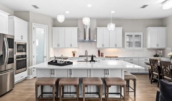 7631 PARADISO Dr, Apollo Beach, FL 33572