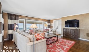 206 Edgewater Dr, Algonac, MI 48001