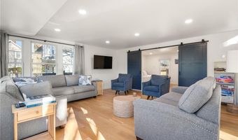 14 Robinson St, Narragansett, RI 02882