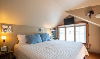 22 Harrison St, Bristol, RI 02809
