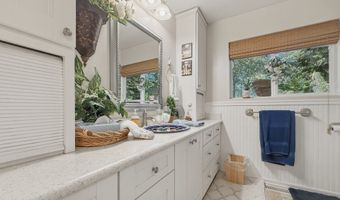 1099 PARKVIEW Dr, Brookings, OR 97415