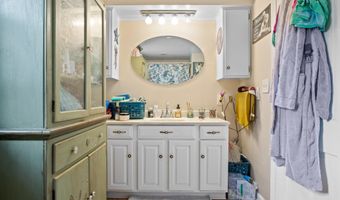 484 BROUGH Rd, Abbottstown, PA 17301