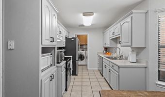 813 E 2nd St, Weatherford, TX 76086