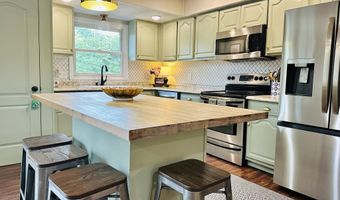 8249 Burn Ct, Indianapolis, IN 46217