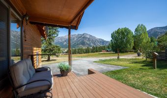 627 GRANDVIEW Dr, Alpine, WY 83128
