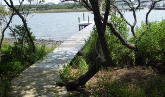 113 Hoop Pole Creek Dr, Atlantic Beach, NC 28512