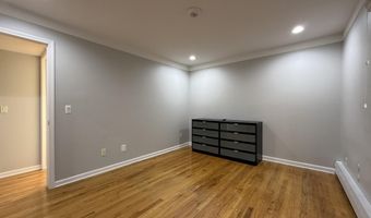 1253 Island Dr 102, Ann Arbor, MI 48105