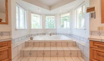 59649 Okanagan Ln, Bend, OR 97702