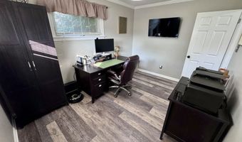 34 Venus Dr, Albany, NY 12211