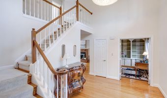 4918 SUNSET Ln, Annandale, VA 22003