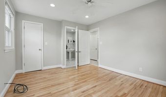 8121 BRIAR CREEK Dr, Annandale, VA 22003
