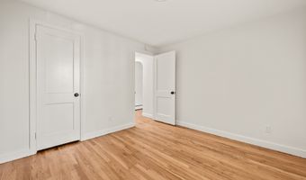 18 Grove Rd, Cromwell, CT 06416