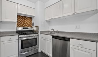 7753 PATRIOT Dr 54, Annandale, VA 22003