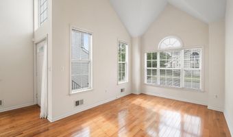 2 BOICE Ln, Belle Mead, NJ 08502