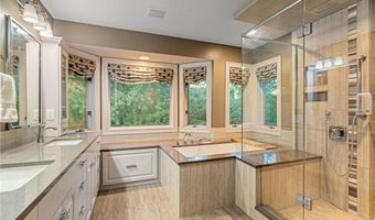 602 24th St NW, Austin, MN 55912