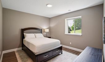 4401 Cochrane Pkwy, Ames, IA 50014