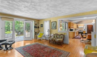 300 Country View Dr, Warwick, RI 02886
