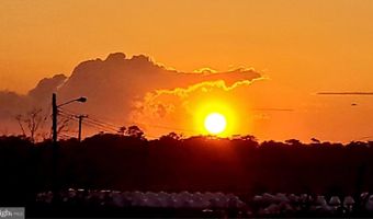 54 BEACH Ave, Bayville, NJ 08721