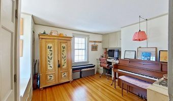 12 Sherman St, Newport, RI 02840